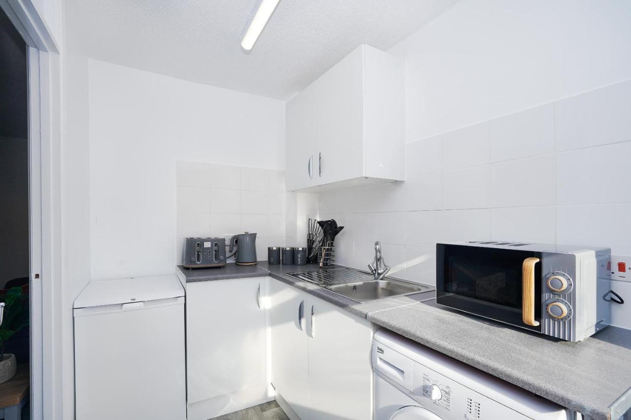 Springland Close