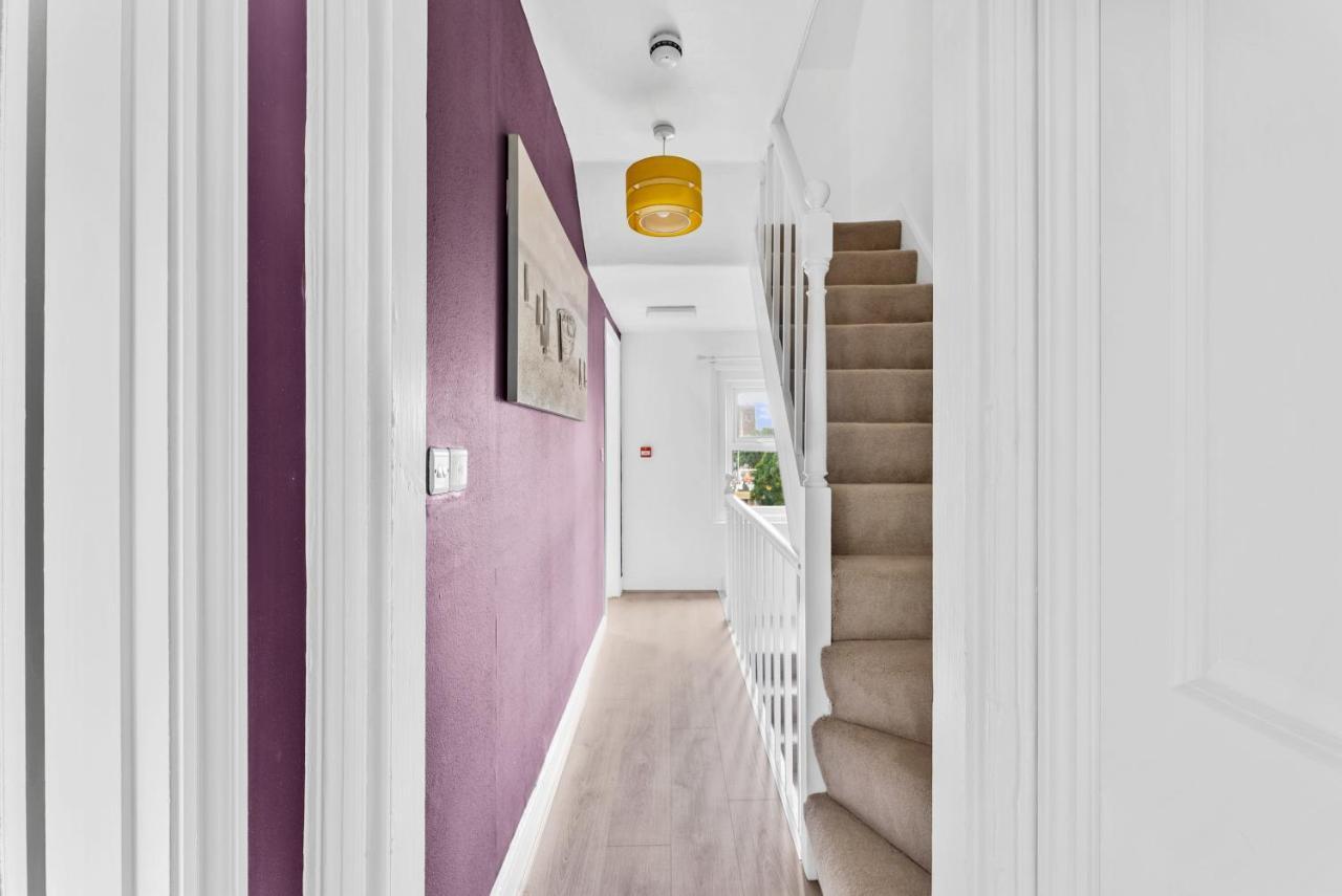 Hotel In Centre House With Kitchen, Lounge, Garden *