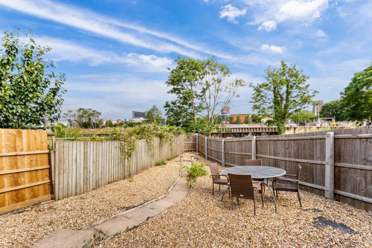 In Centre House With Kitchen, Lounge, Garden Ipswich