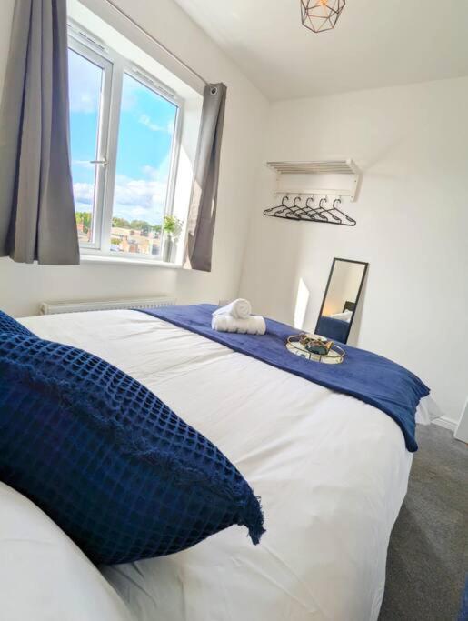 2-bed, Sleeps 5, 1 Bath, Parking, Wifi * Ipswich