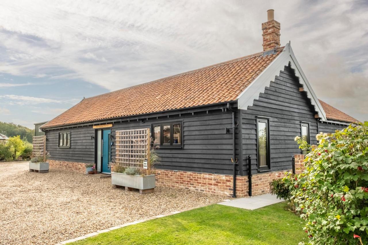 Large Immaculate Rural Conversion - The Milking Parlour