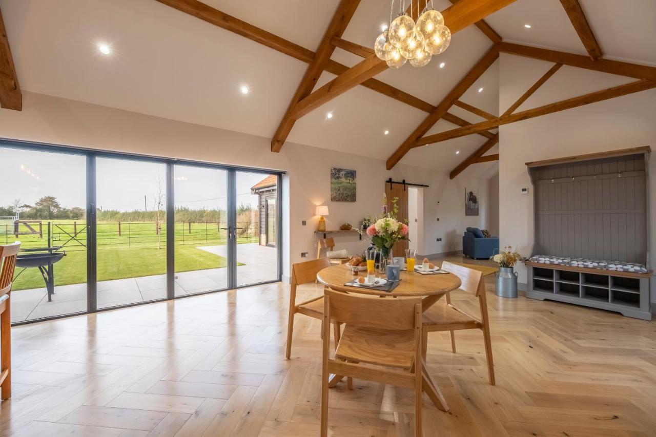 Large Immaculate Rural Conversion - The Milking Parlour Holiday home *