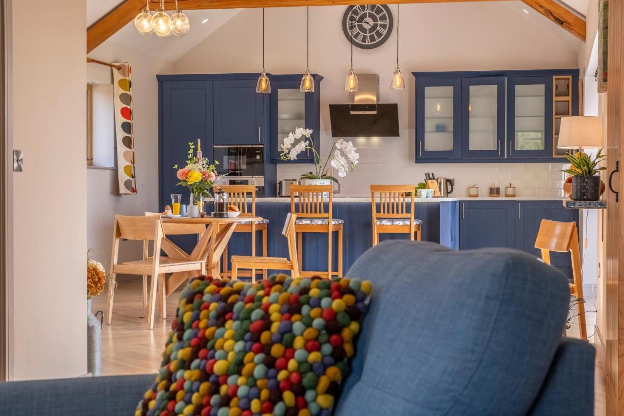 Large Immaculate Rural Conversion - The Milking Parlour Holiday home