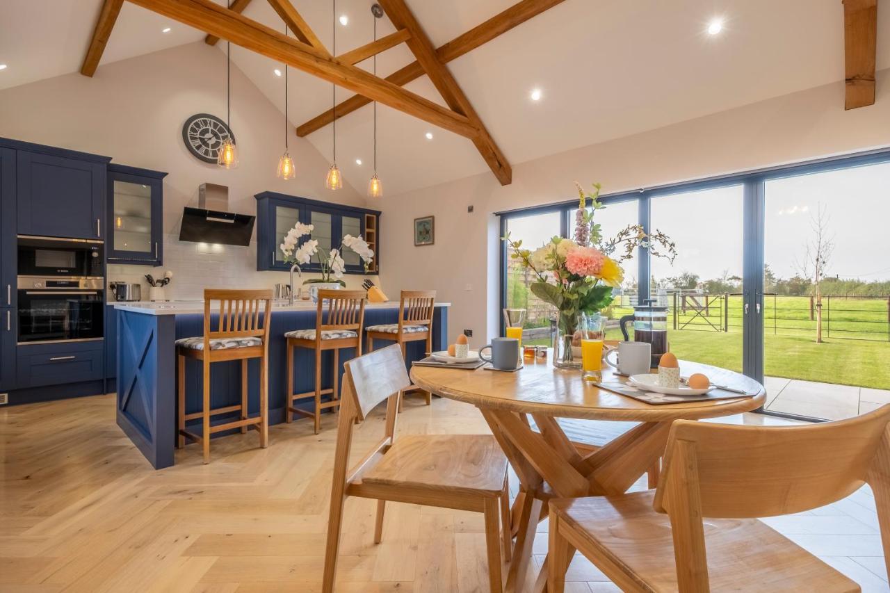 Holiday home Large Immaculate Rural Conversion - The Milking Parlour
