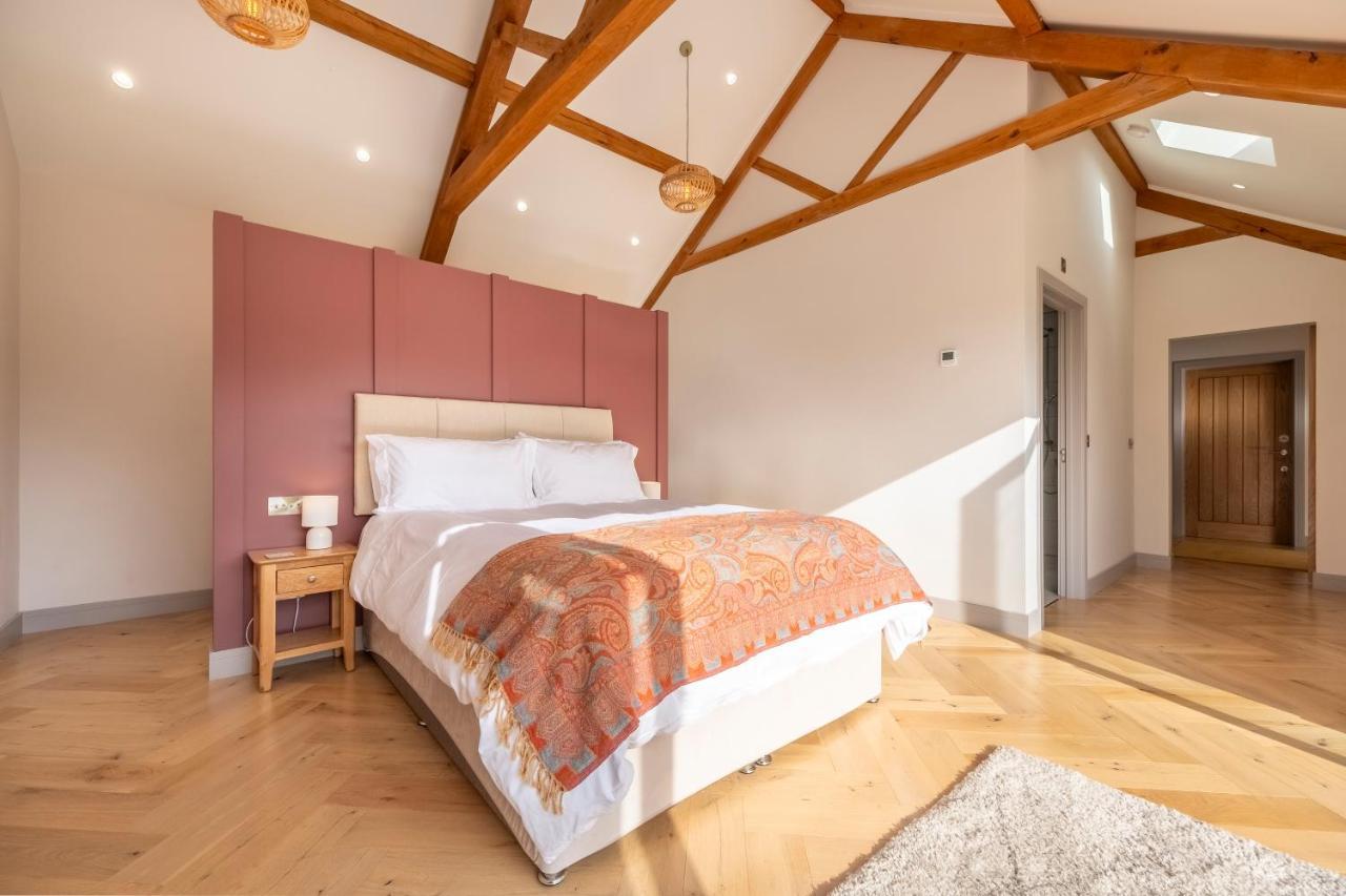Large Immaculate Rural Conversion - The Milking Parlour