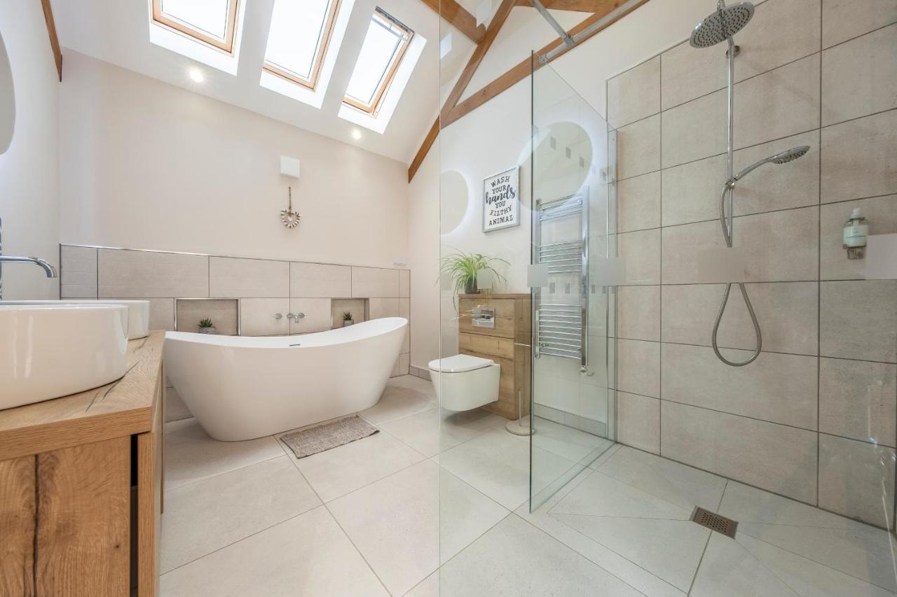 Large Immaculate Rural Conversion - The Milking Parlour * Ipswich