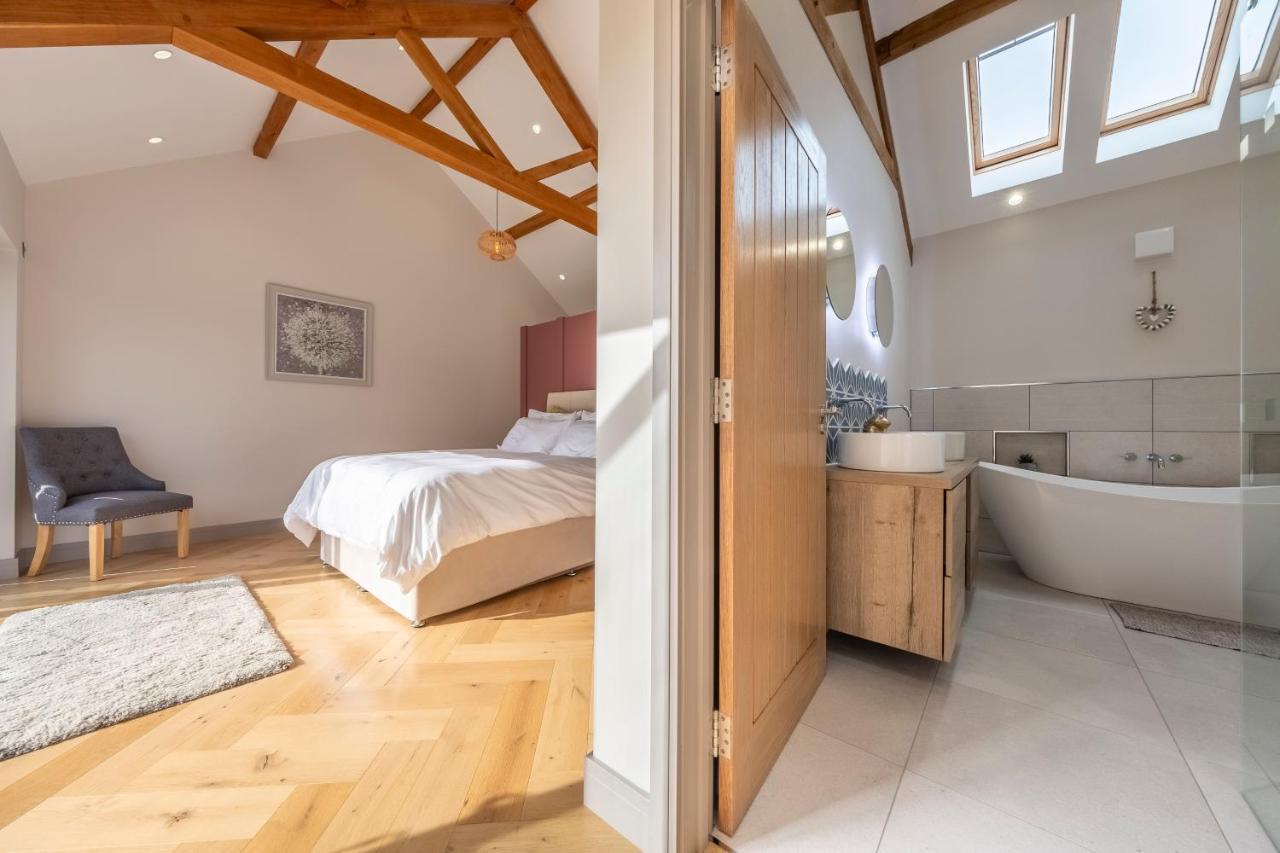 Large Immaculate Rural Conversion - The Milking Parlour *