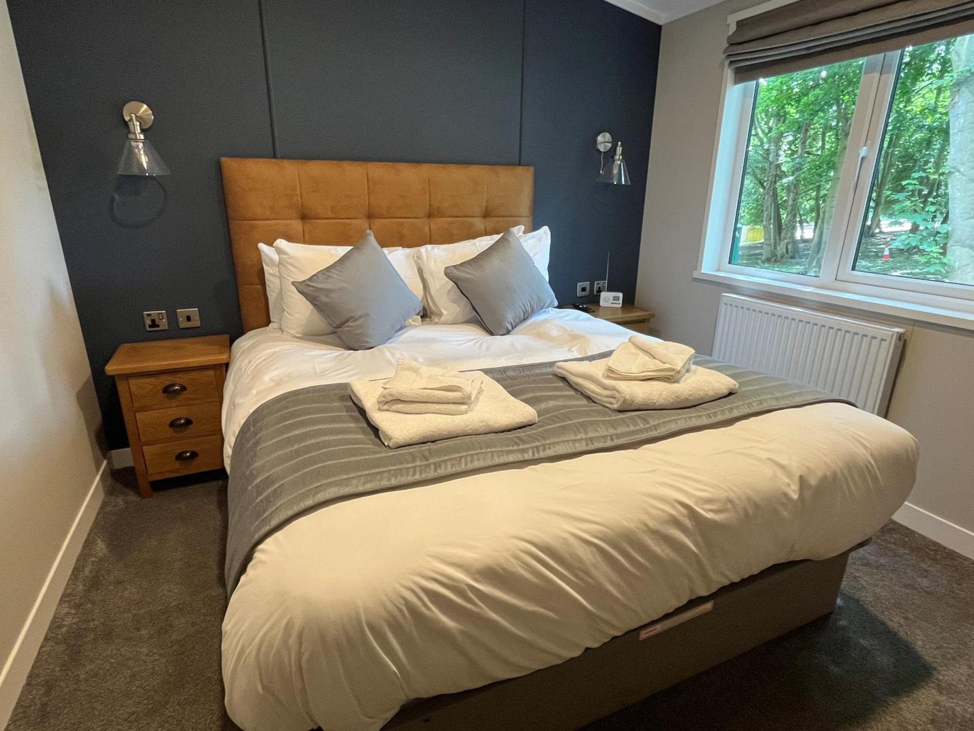 Woolverstone Marina And Park Holiday home