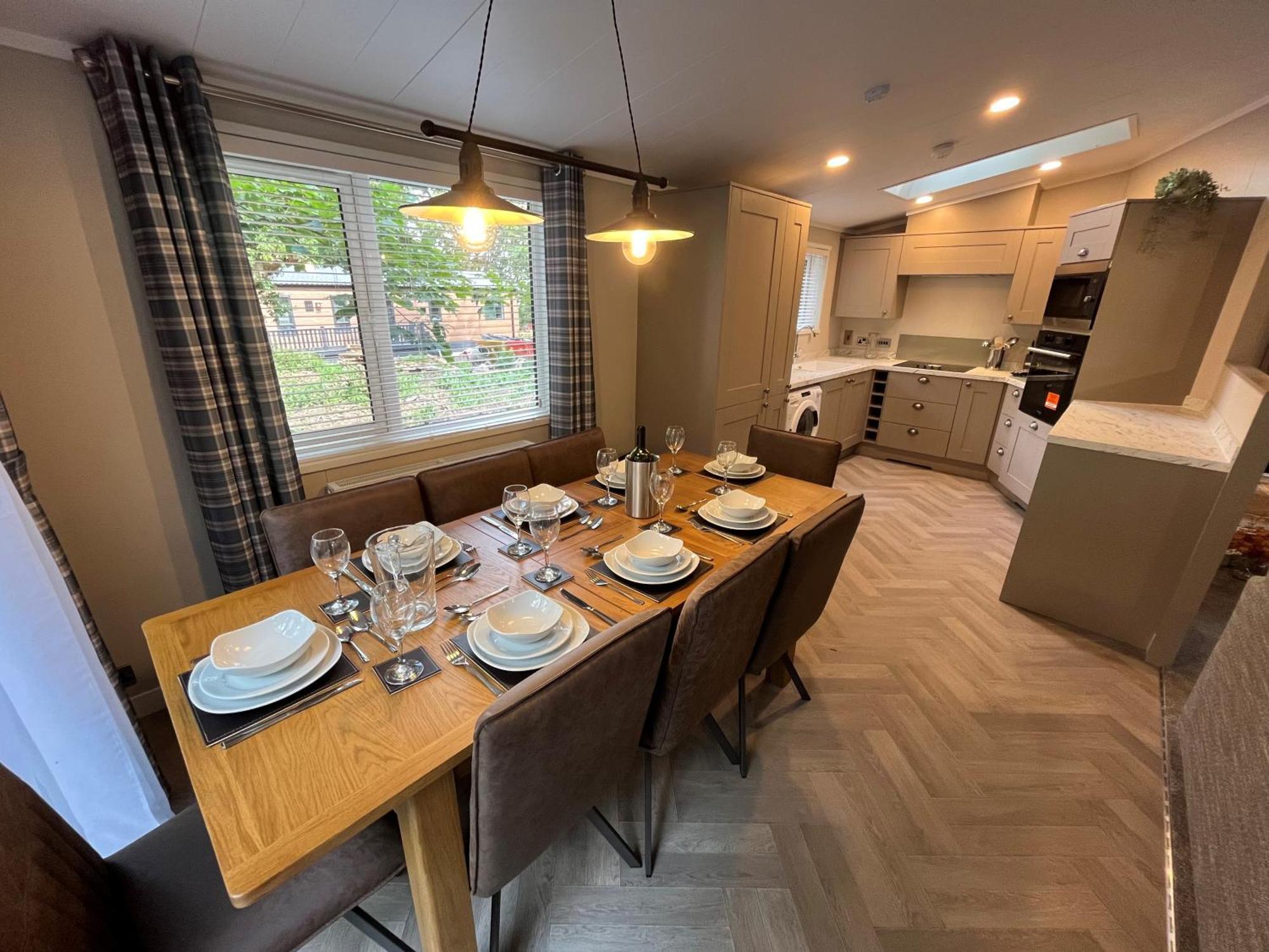 Woolverstone Marina And Park Holiday home *