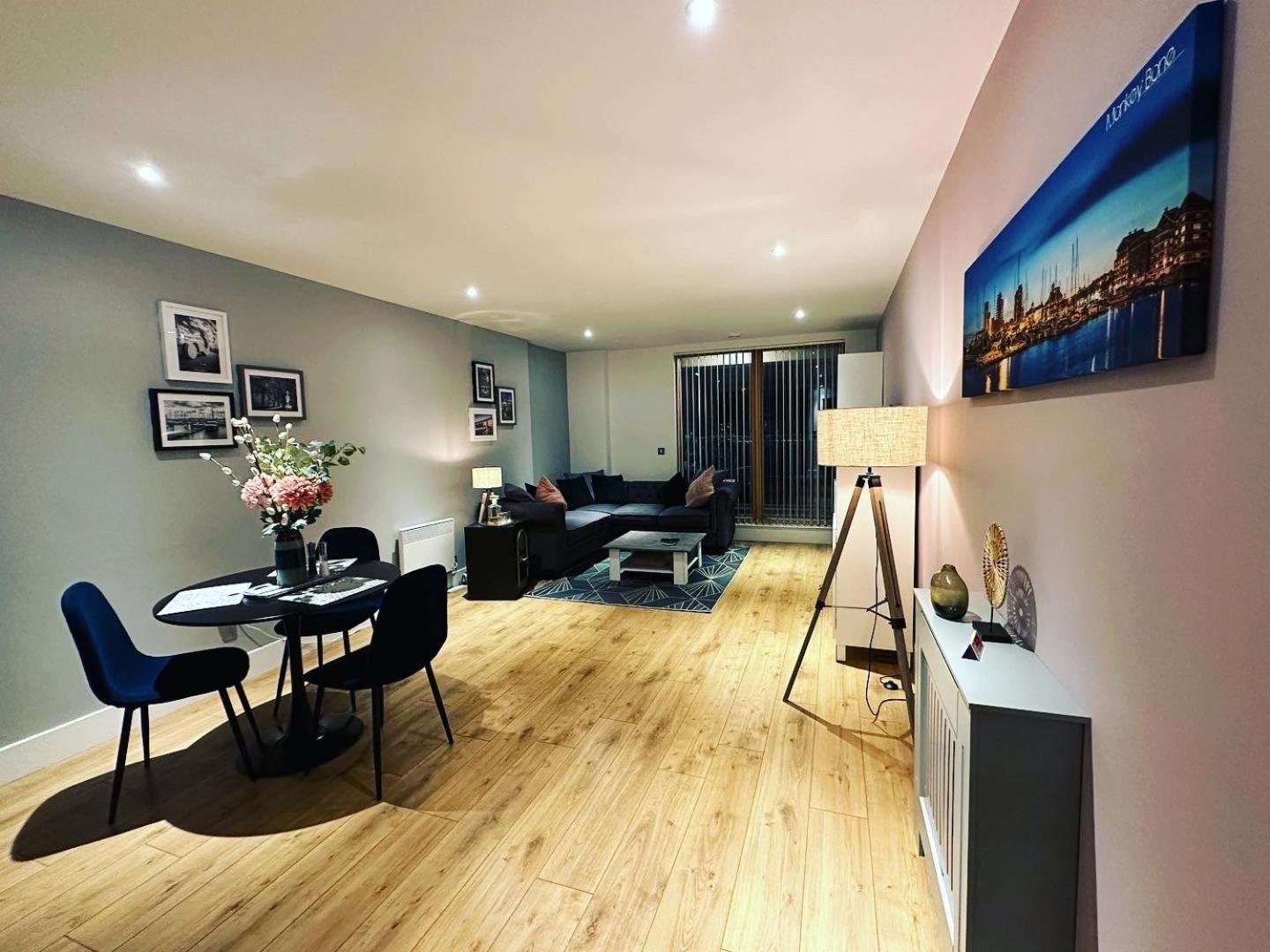 Spacious Luxury Waterfront Apartment Ipswich