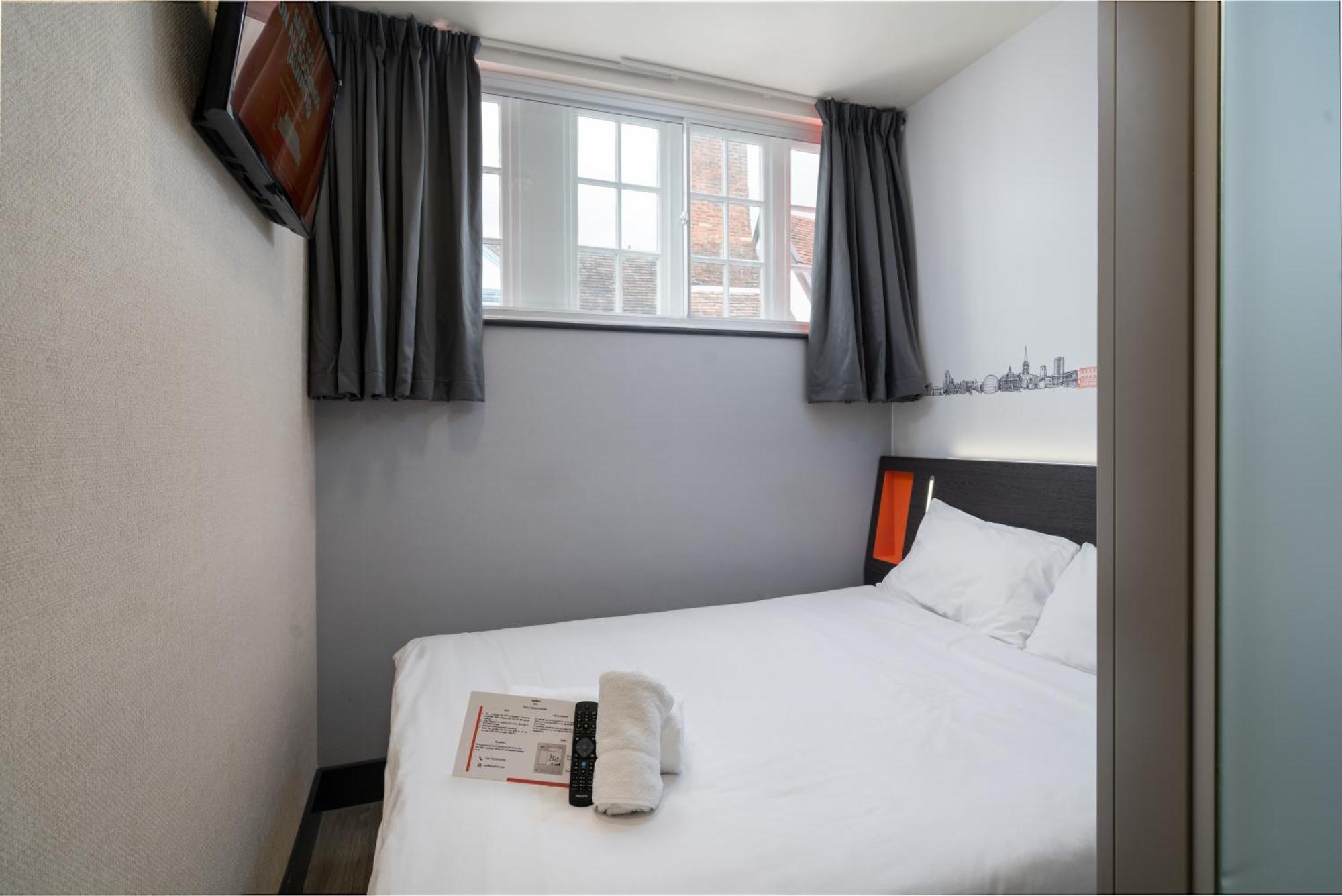 Easyhotel Hotel 3*