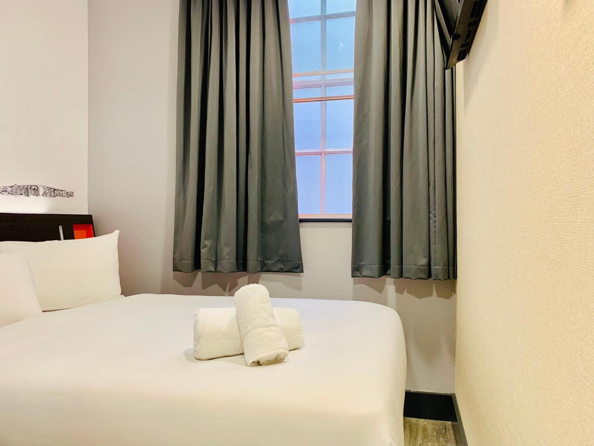 Hotel Easyhotel 3*