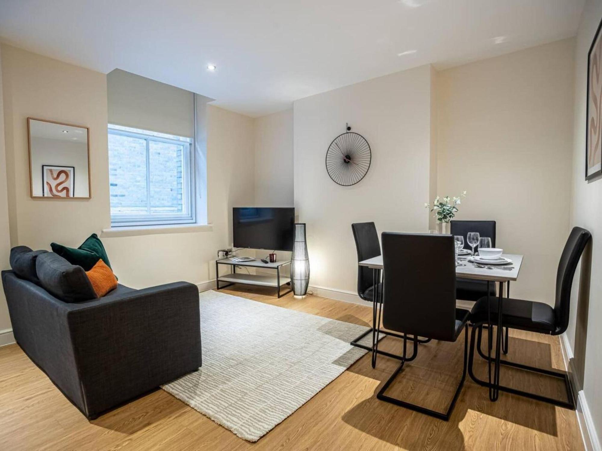 Modern Near Christchurch Park Waterfront By Belvilla Apartment