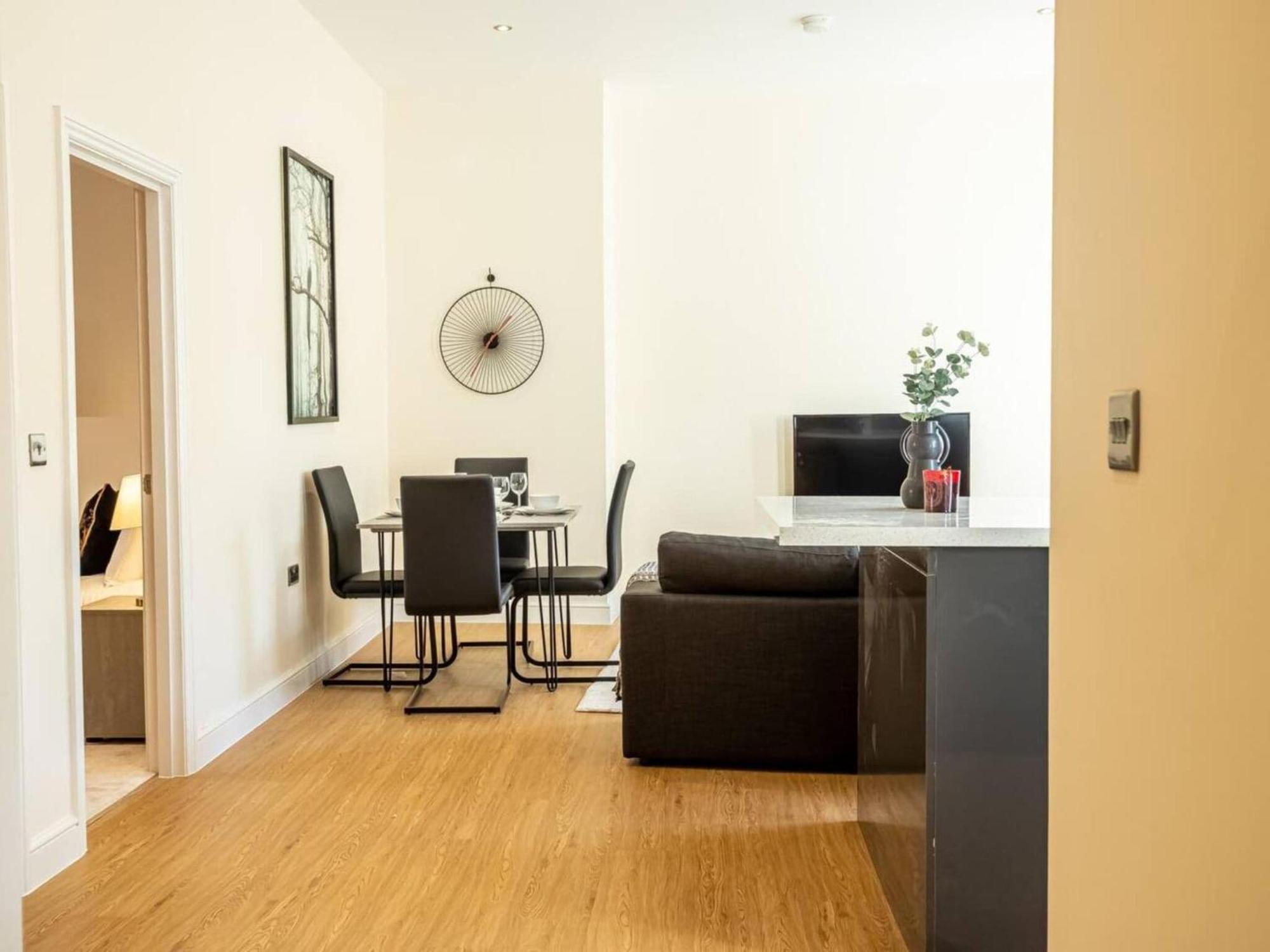 Apartment Modern Near Christchurch Park Waterfront By Belvilla *