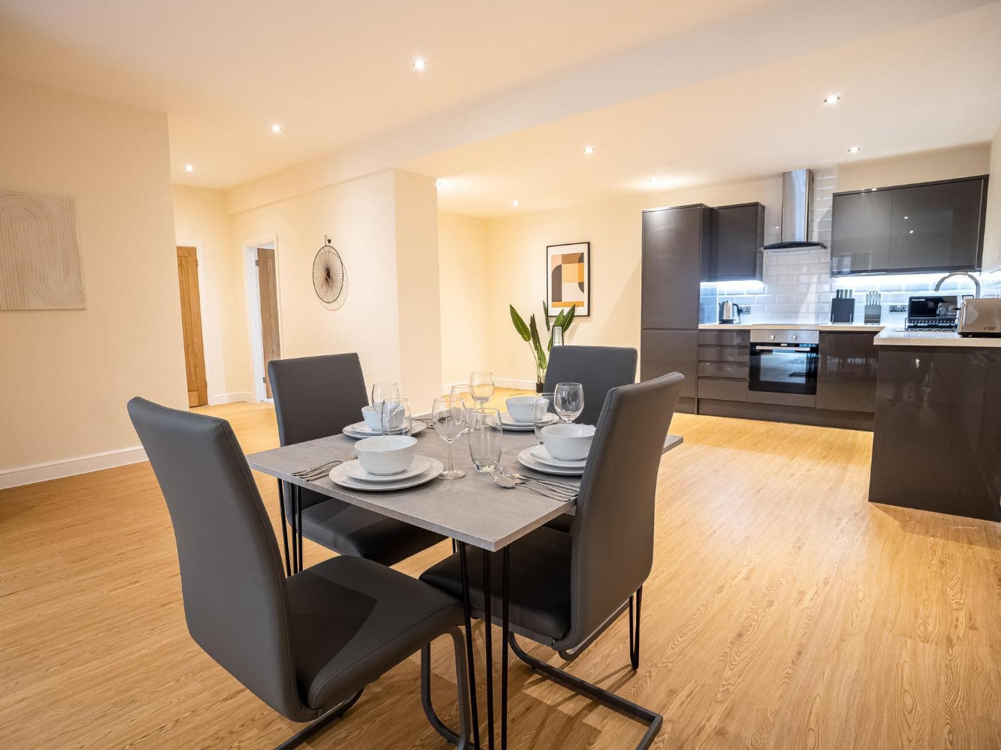 Modern Near Christchurch Park Waterfront By Belvilla *