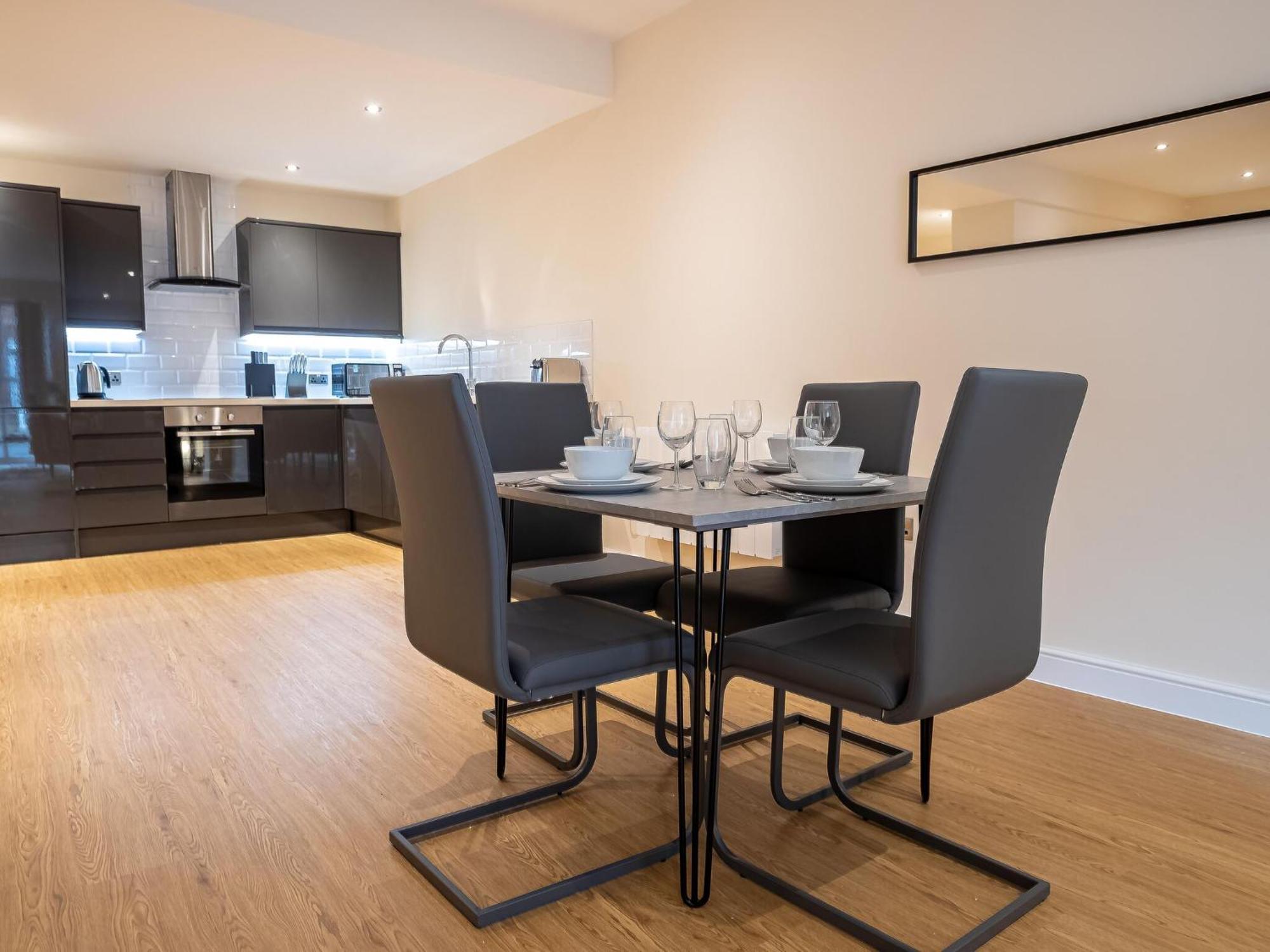 Modern Near Christchurch Park Waterfront By Belvilla Apartment
