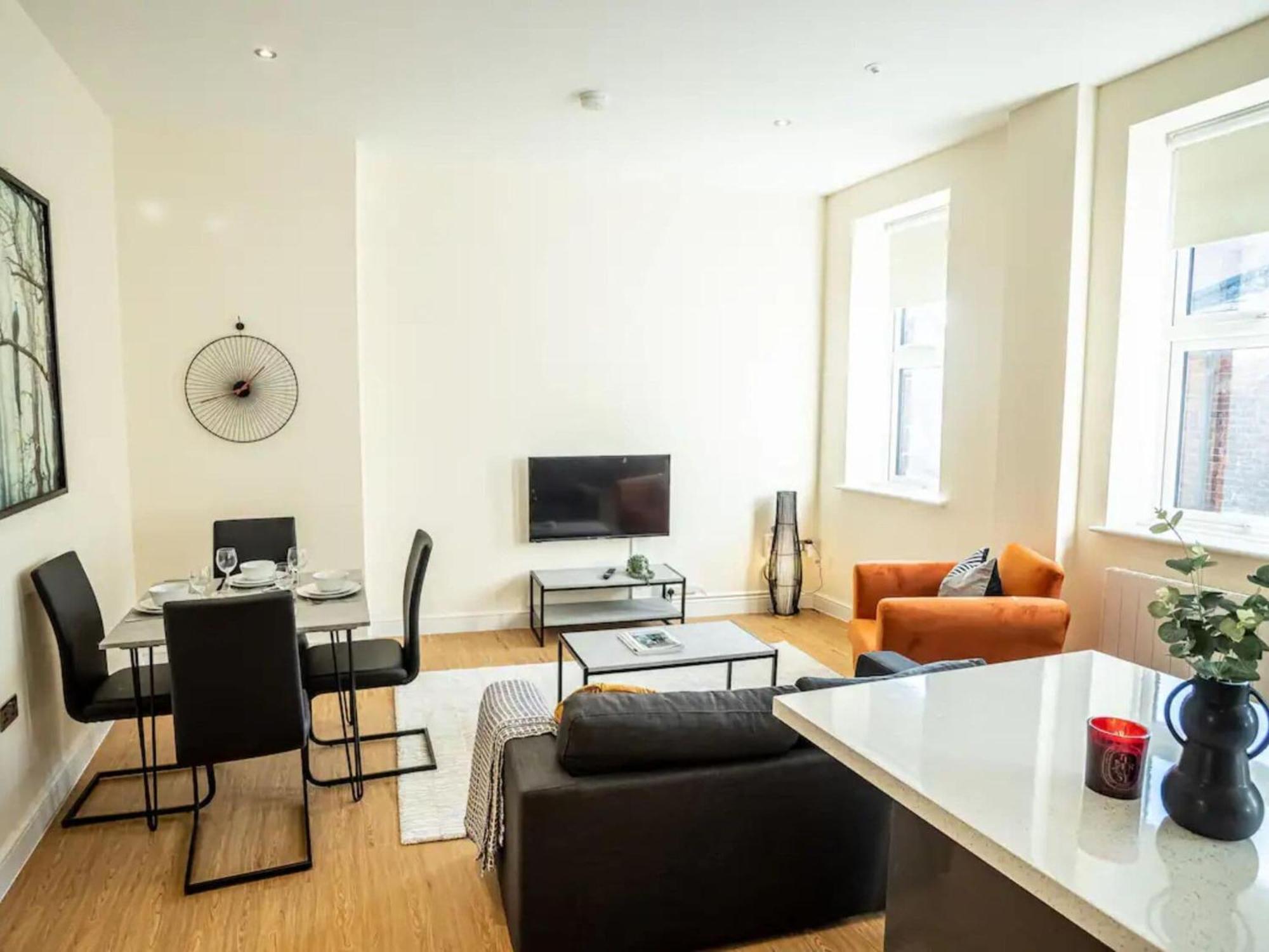Modern Near Christchurch Park Waterfront By Belvilla