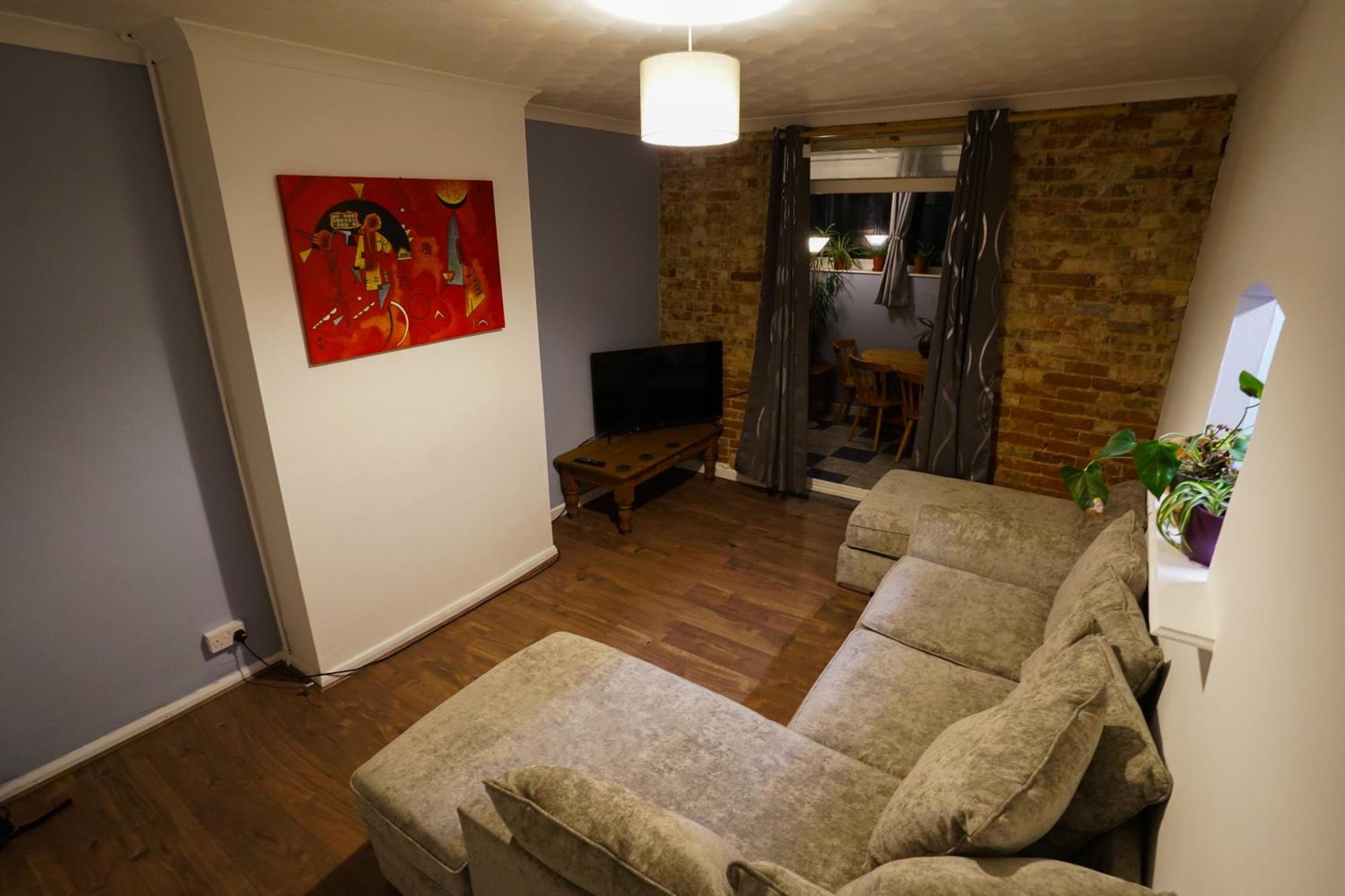 3 Bedroom By Docks. * Ipswich