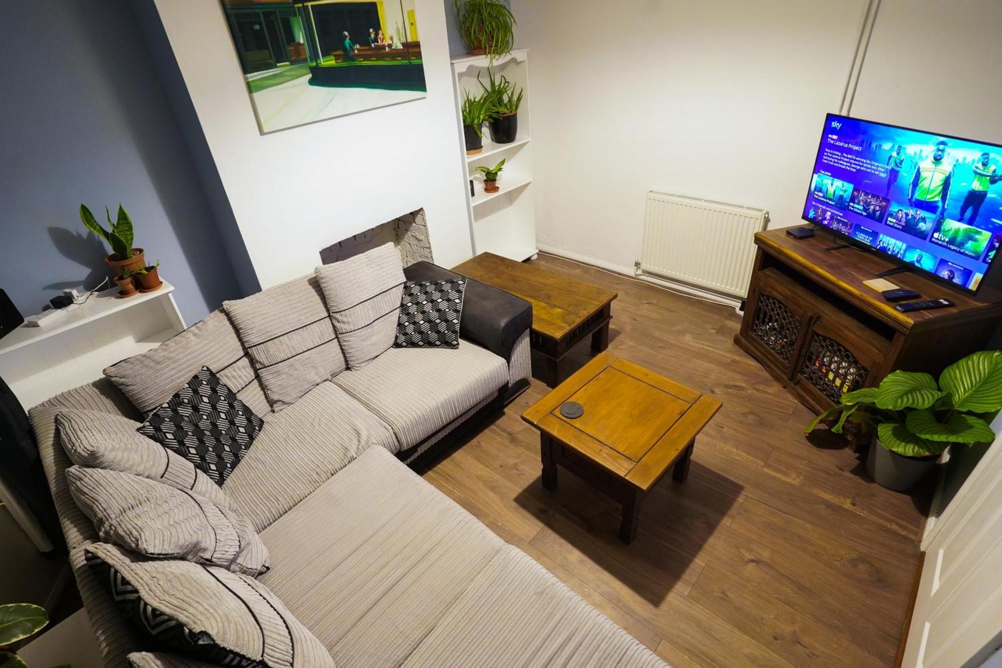 3 Bedroom By Docks. Holiday home