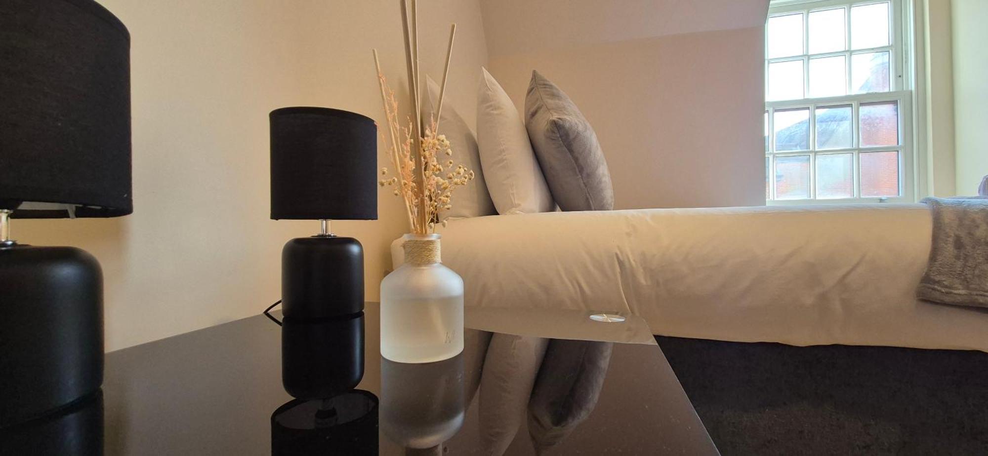 Modern Town Centre Flat 12 At Christchurch Park * Ipswich