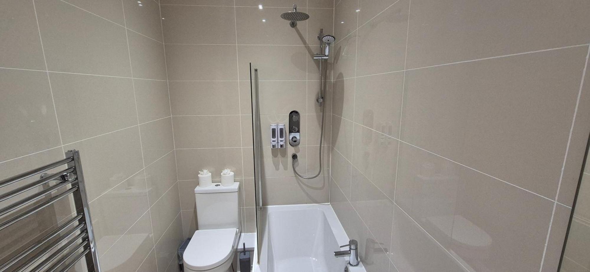 Modern Town Centre Flat 12 At Christchurch Park