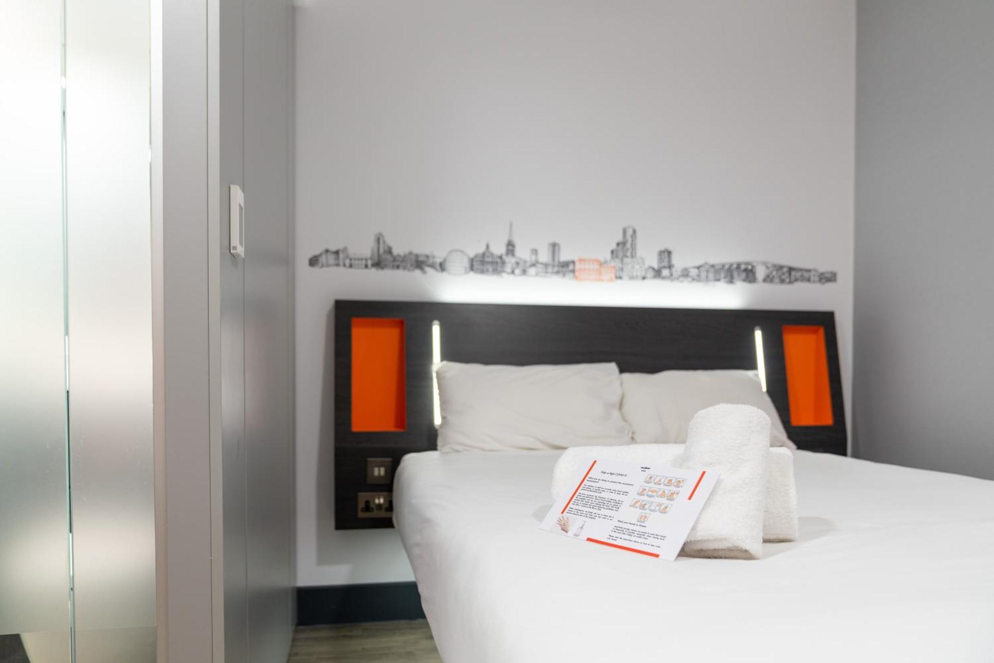 Easyhotel 3*