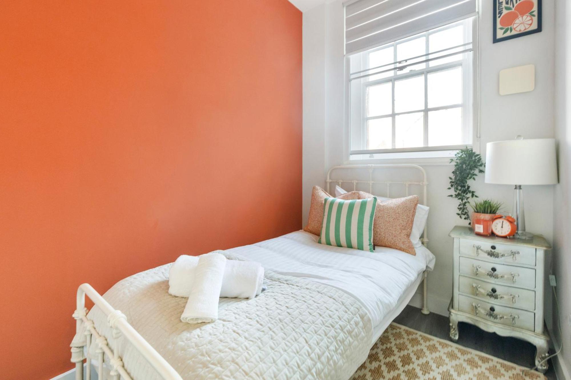 Town Center Gem Sleep 5 Apartment