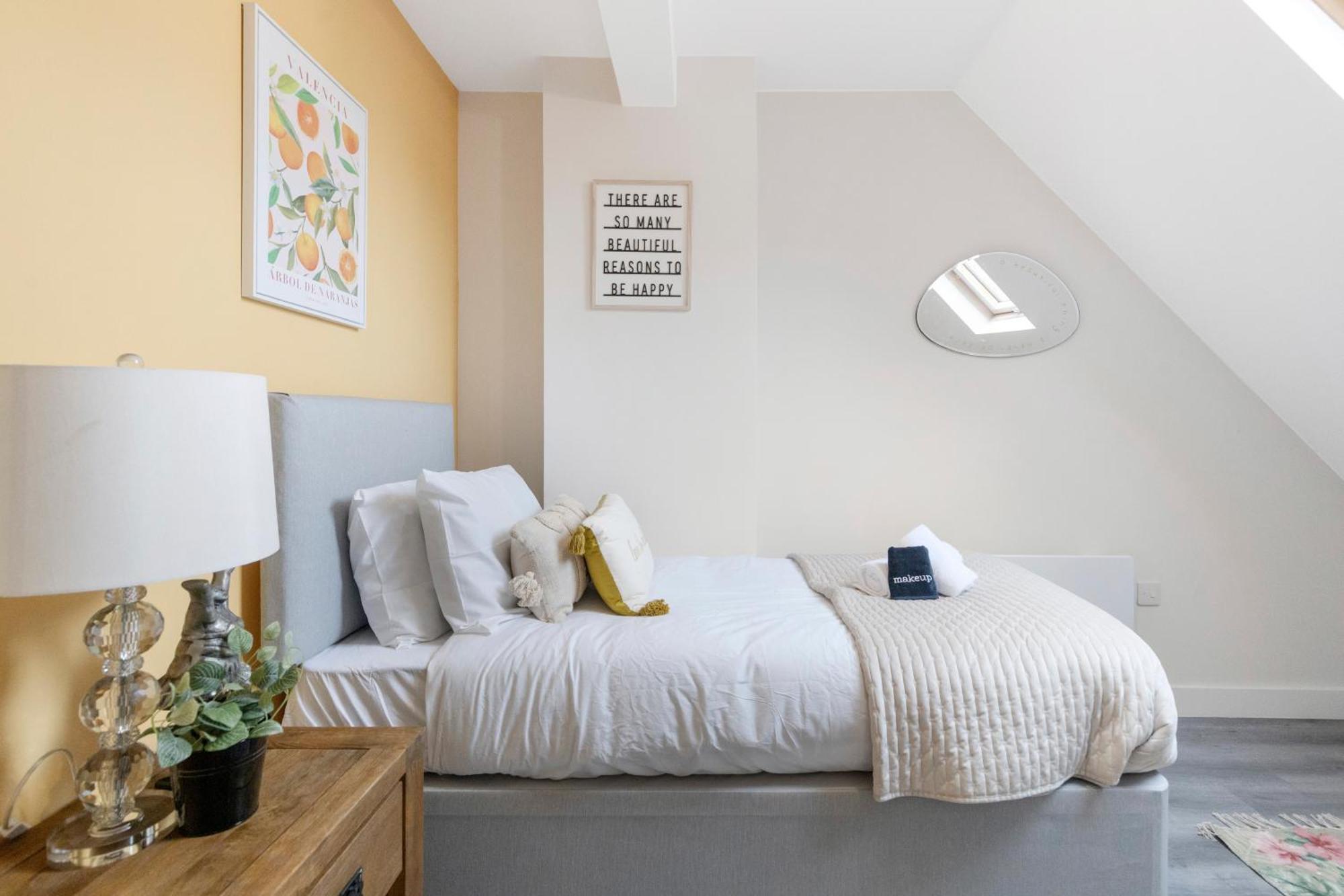 Town Center Gem Sleep 5 Apartment Ipswich