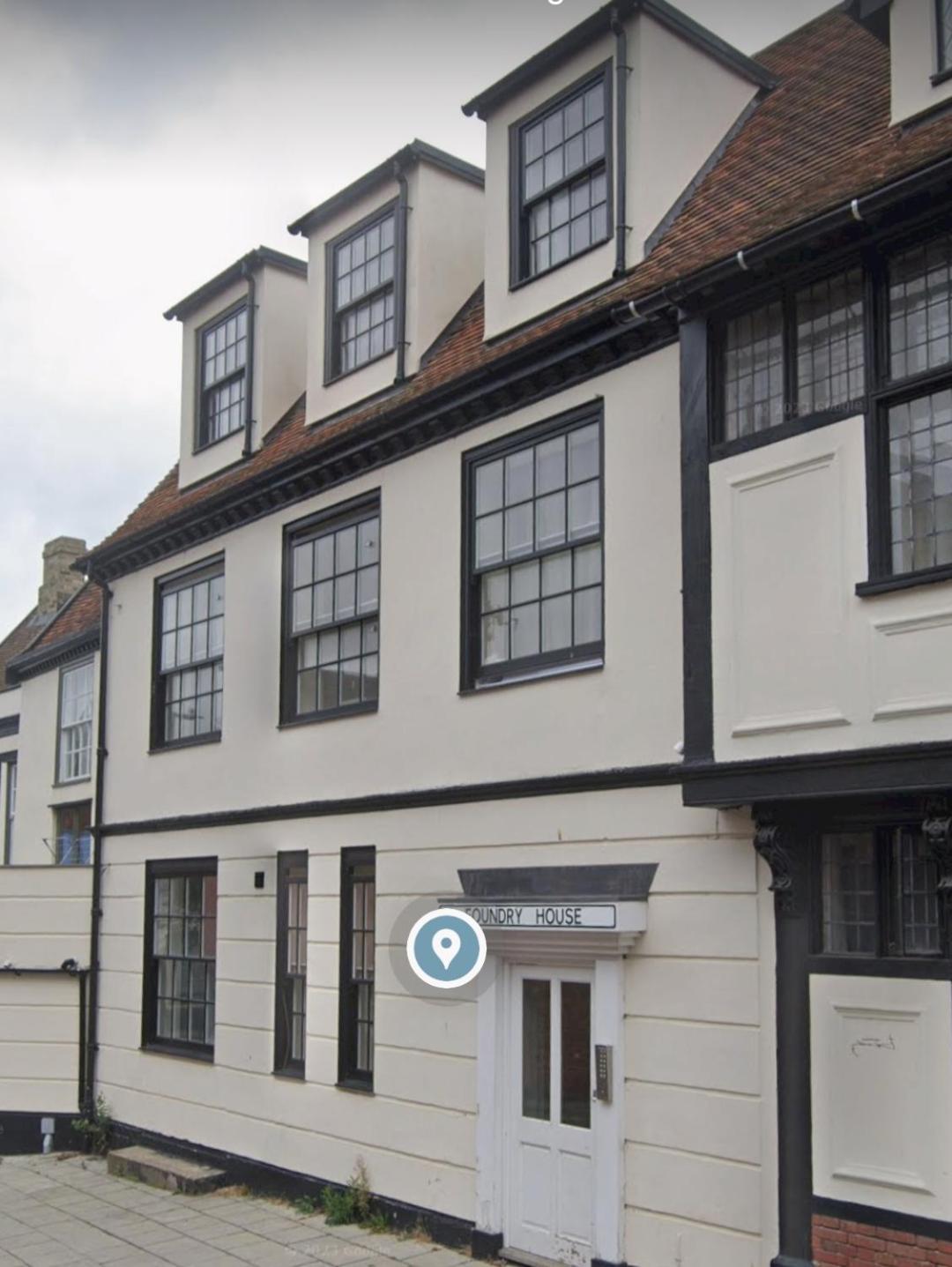 Modern Town Centre Flat 12 At Christchurch Park Ipswich