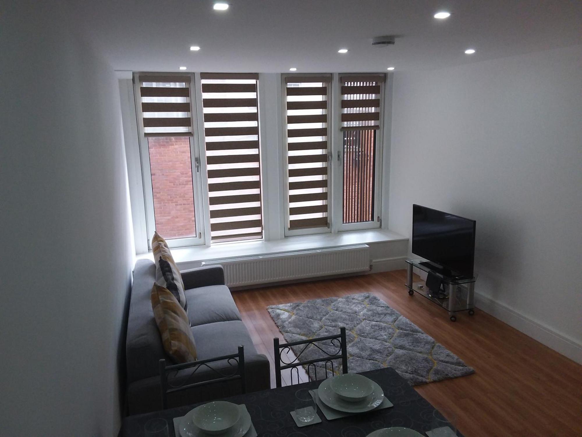 Elm Street Apt With 2 Bed 2 Bathrooms Apartment