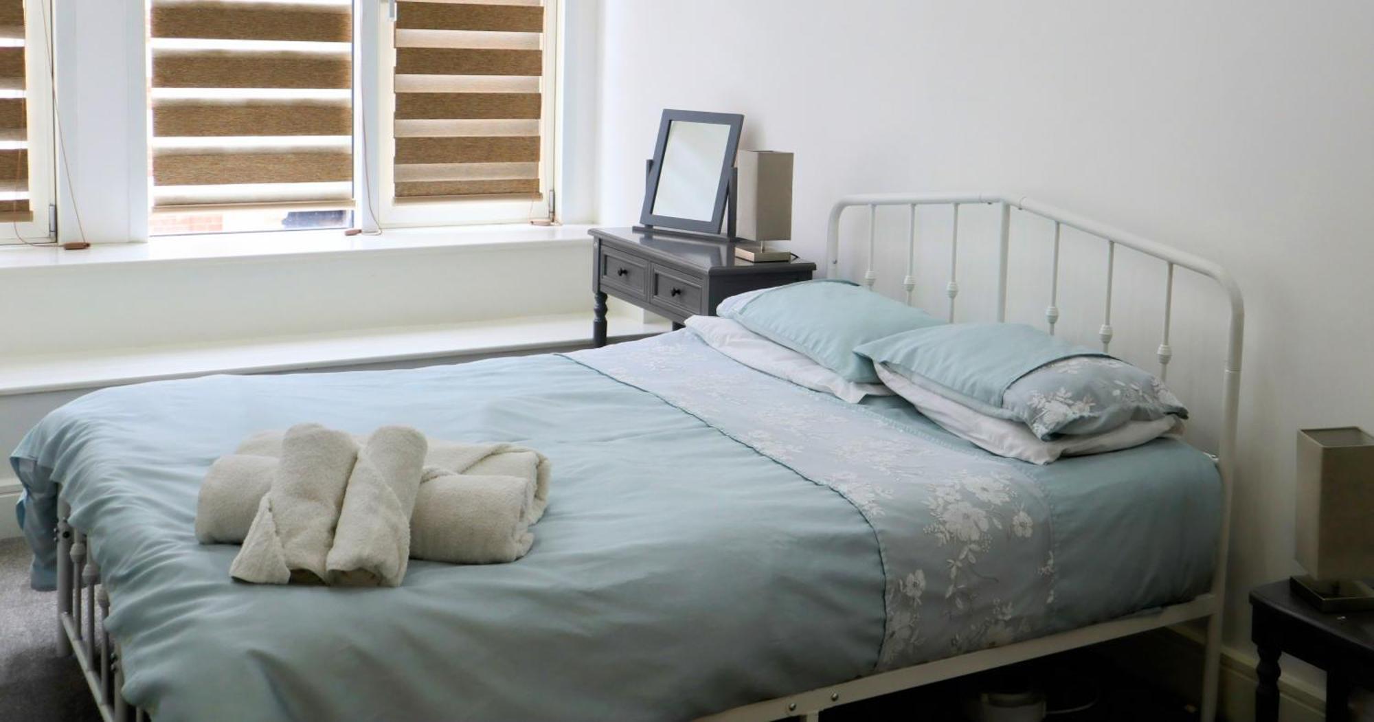 Elm Street Apt With 2 Bed 2 Bathrooms Ipswich