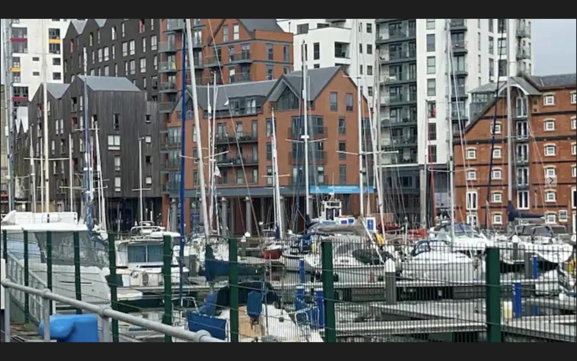 Apartment Ipswich-luxury-self Catering-town Centre-parking Ipswich