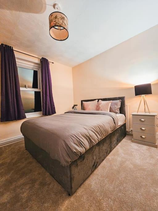 Spacious House In Apartment Ipswich