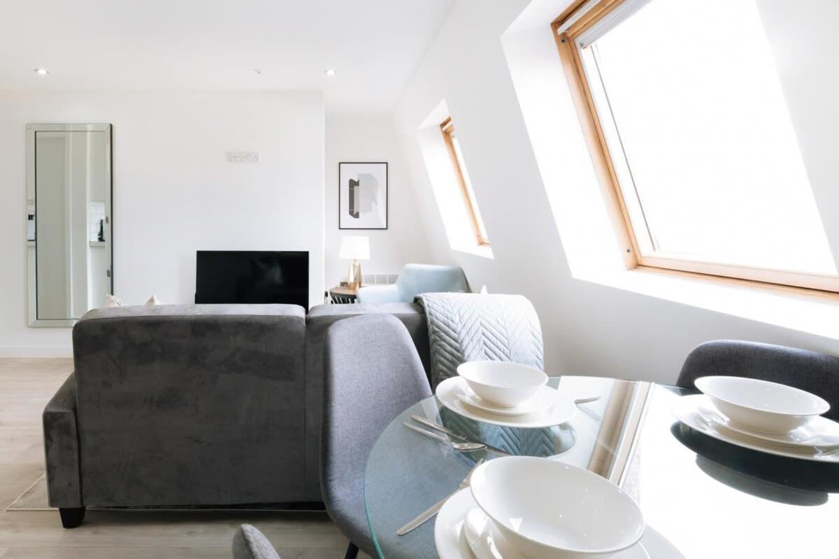 Modern 1 Bed Floor In Apartment Ipswich