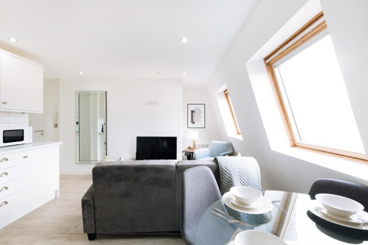 Apartment Modern 1 Bed Floor In *