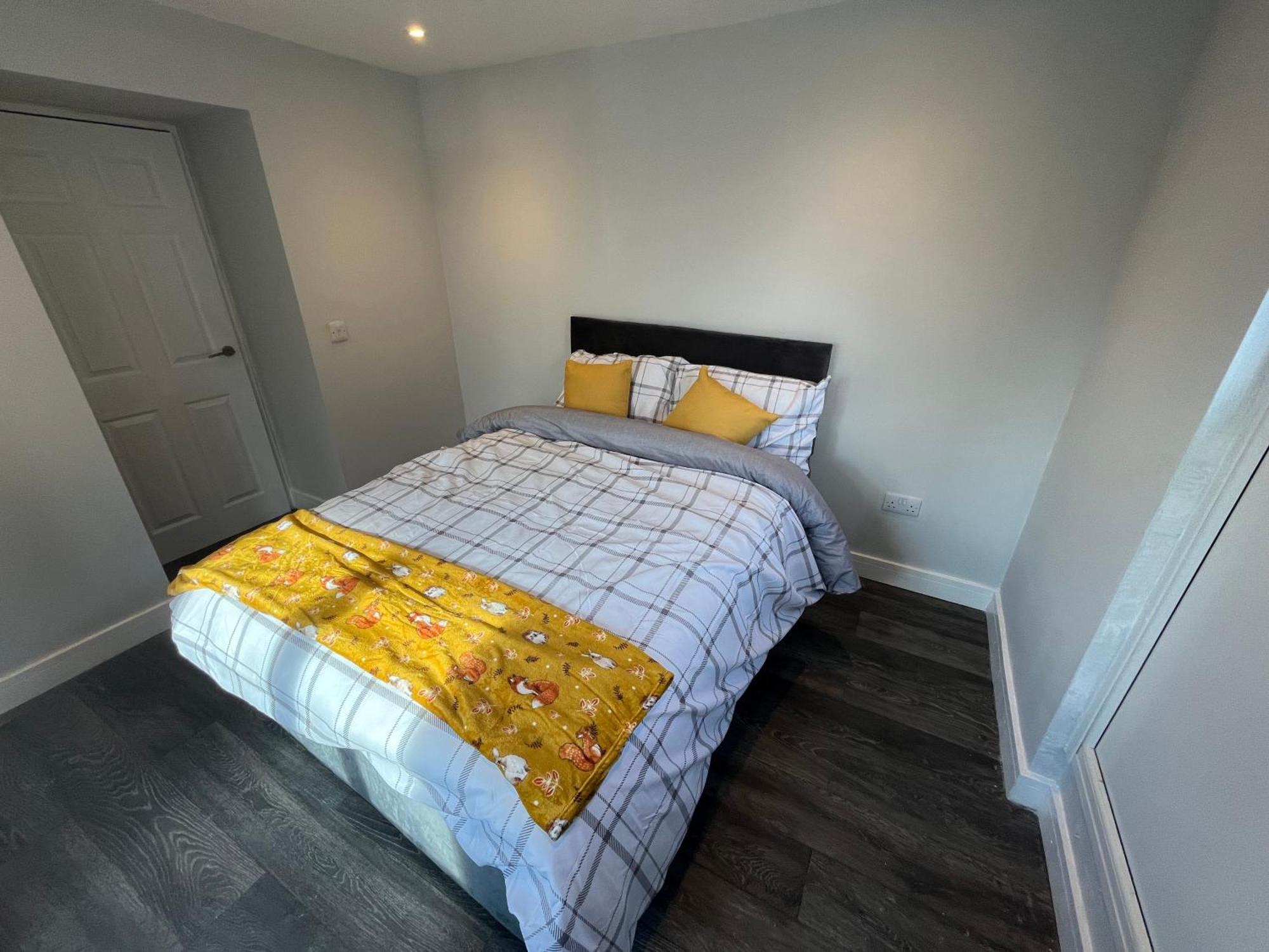Cosyhomes - One Bedroom With Parking, Perfect For Corporate And Leisure Apartment *