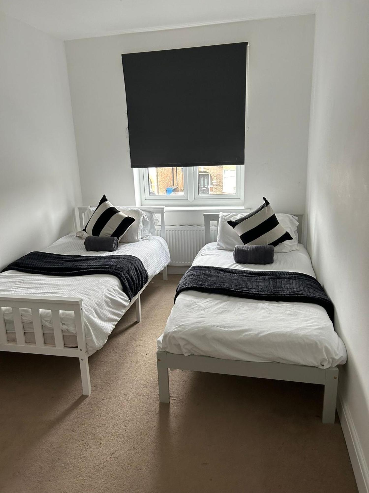 Town Centre Two Bed Apartment *