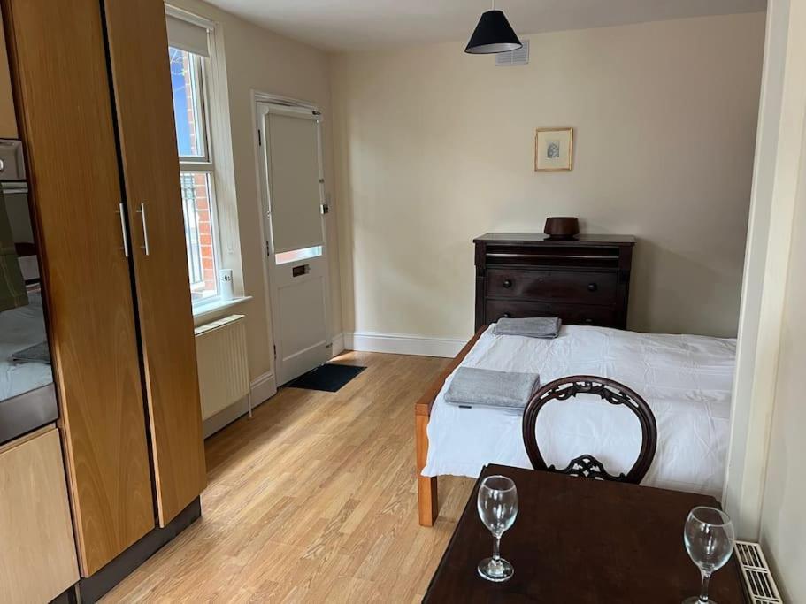 Apartment 7a Sir Alf Ramsey Way *
