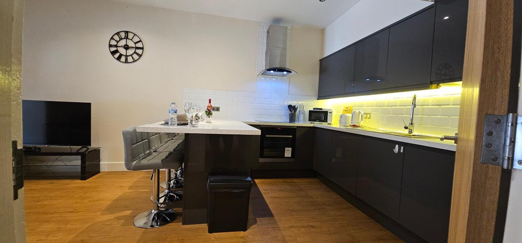 Modern Town Centre Flat 11 At Christchurch Park *