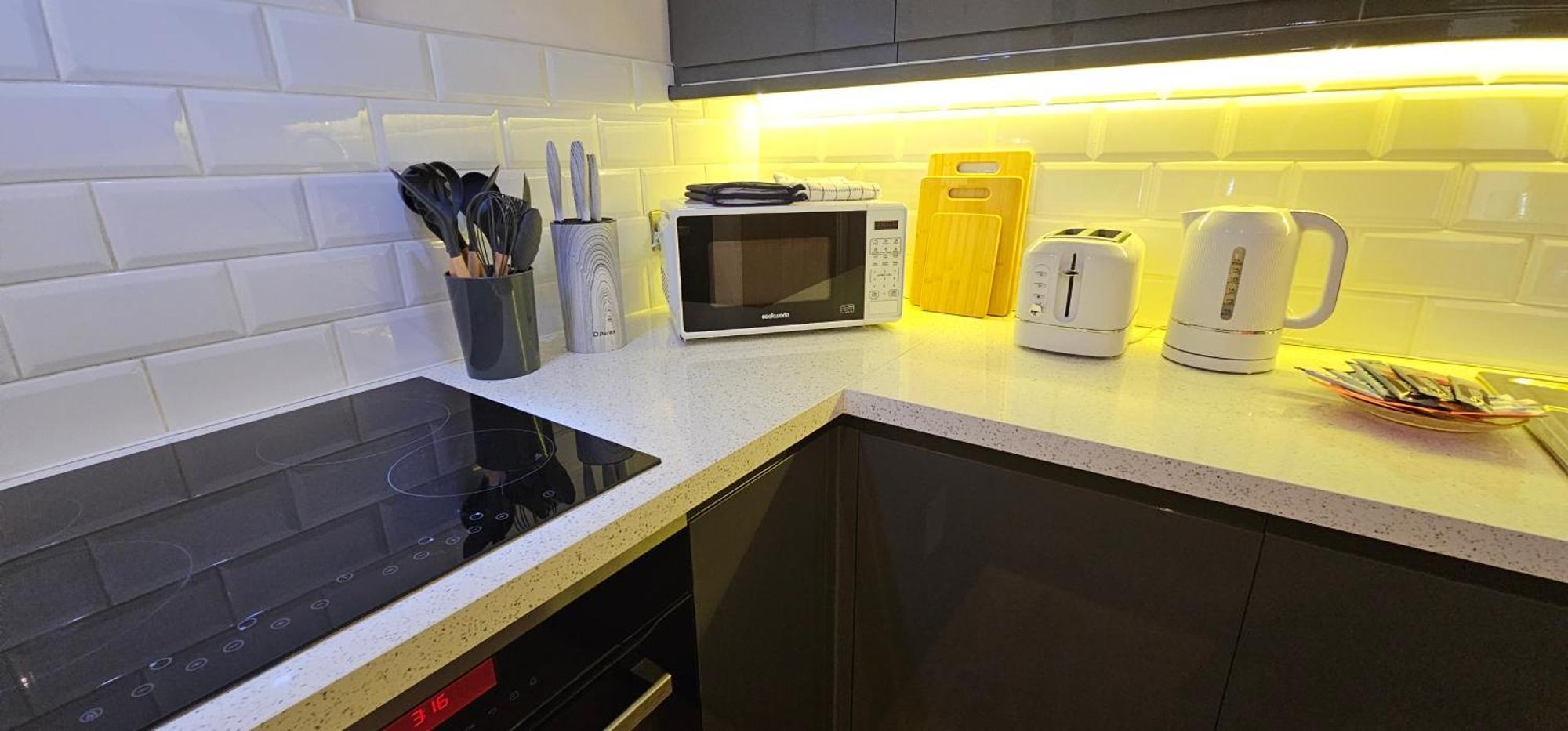 Modern Town Centre Flat 11 At Christchurch Park
