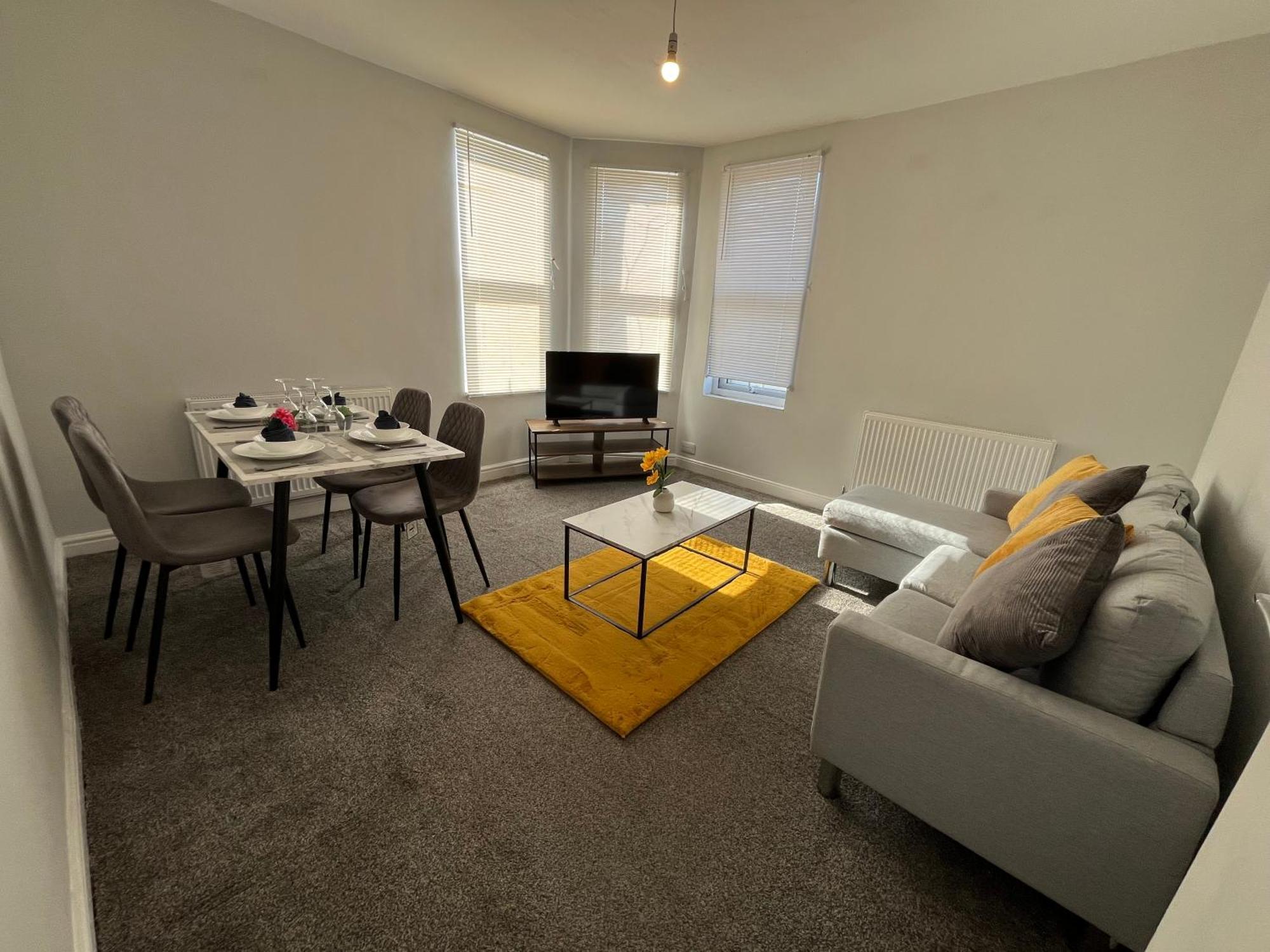 Apartment Cosyhomes- 2 Bedroom 1st Floor With Parking, Perfect For Corporate And Leisure *