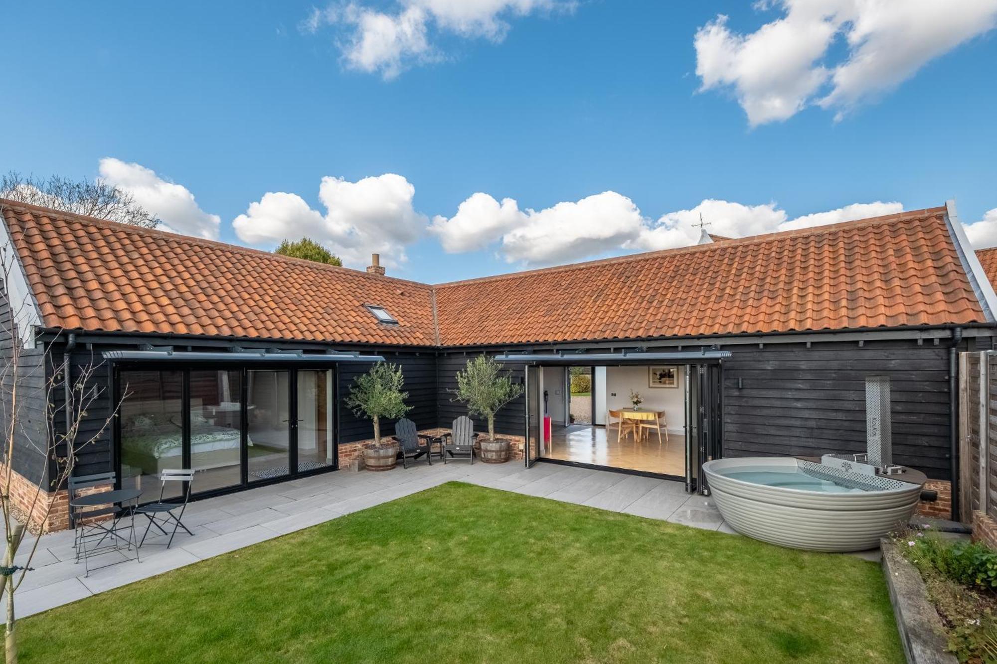 Large Immaculate Rural Conversion - The Milking Parlour *