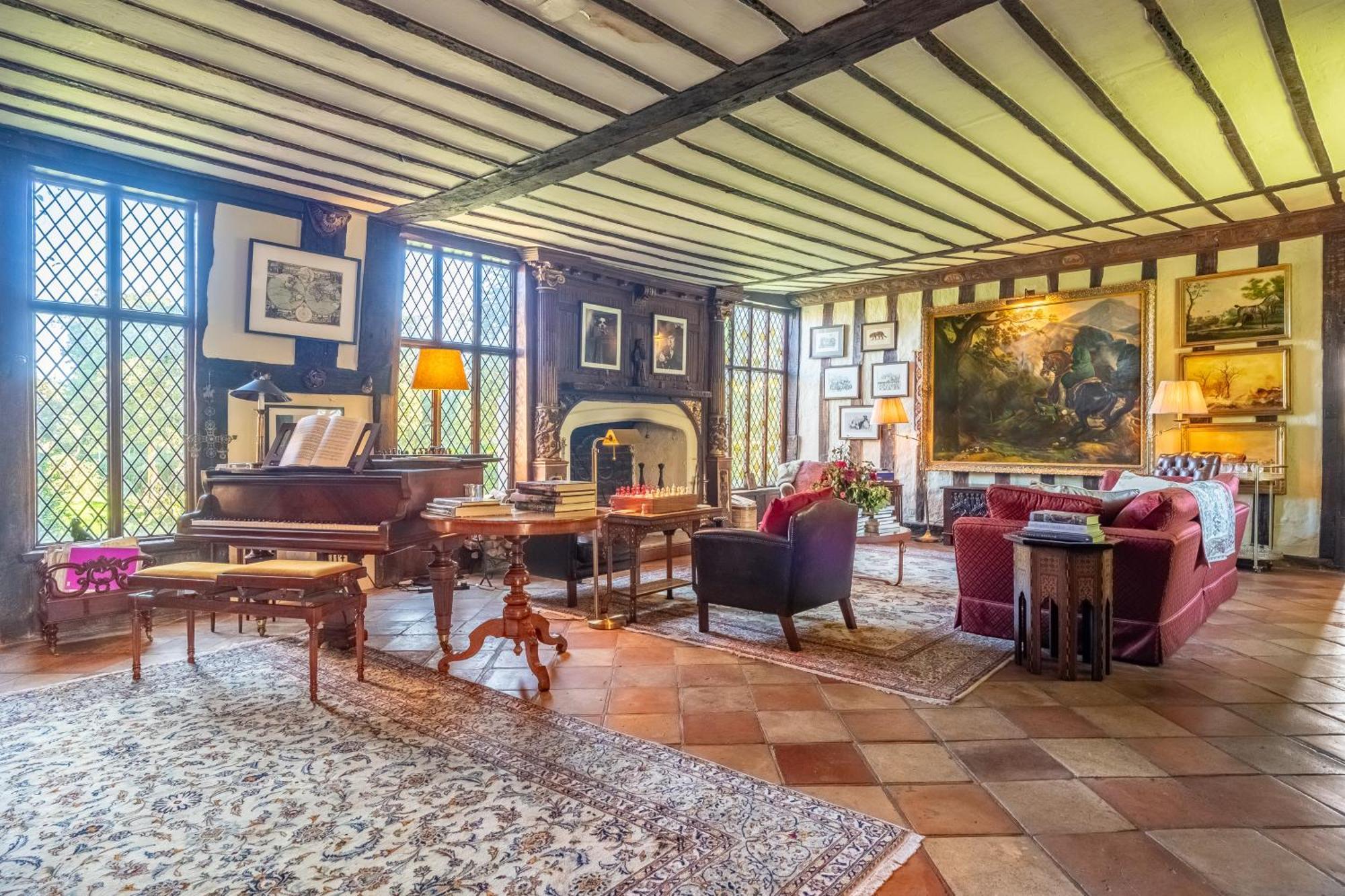 Spectacular Thousand Year Old Medieval Manor House - Flemings Hall Villa