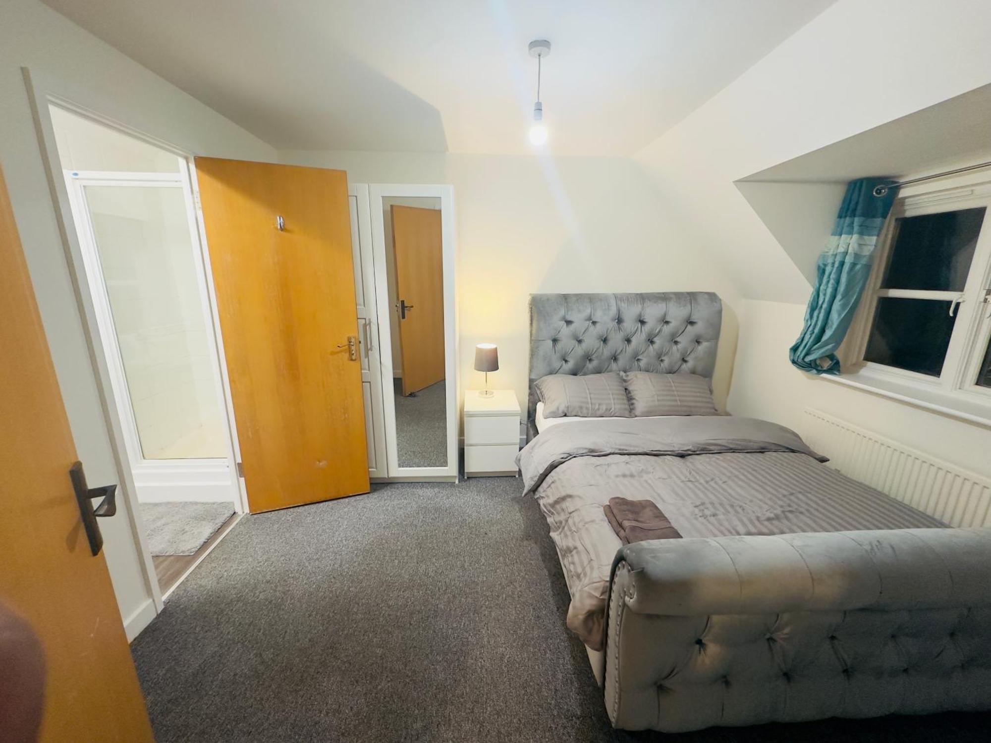 Guest house Comfortable Double In A Beautiful House *