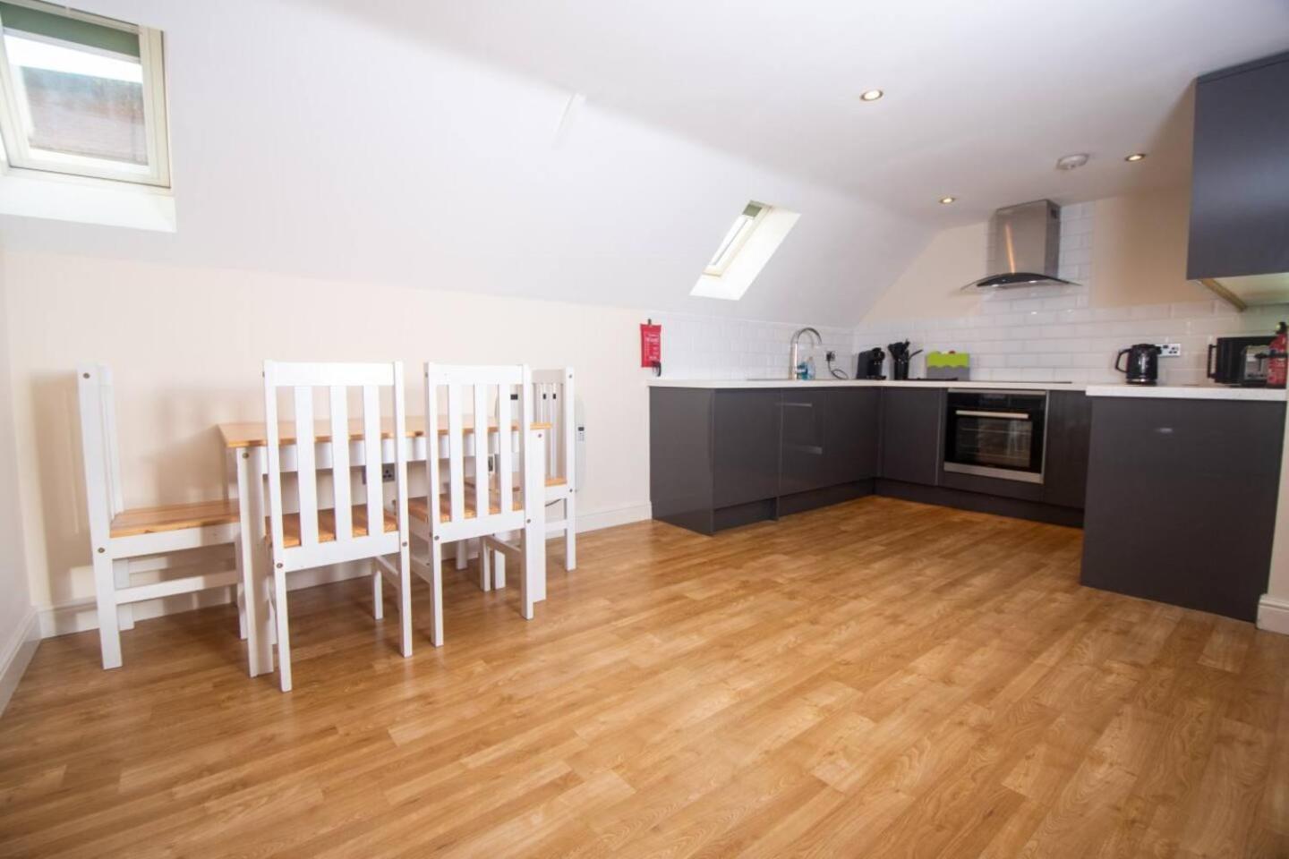 Newly Renovated Sanctuary For 4 In Charlotte House