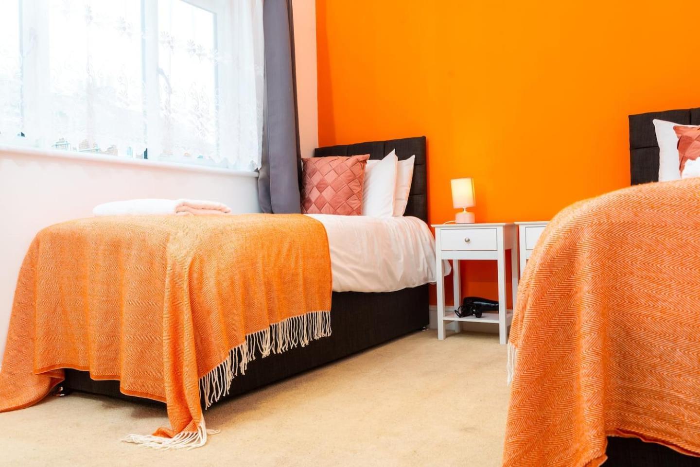 Aparthotel Cozy 4-guest Getaway In The Heart Of Ipswich