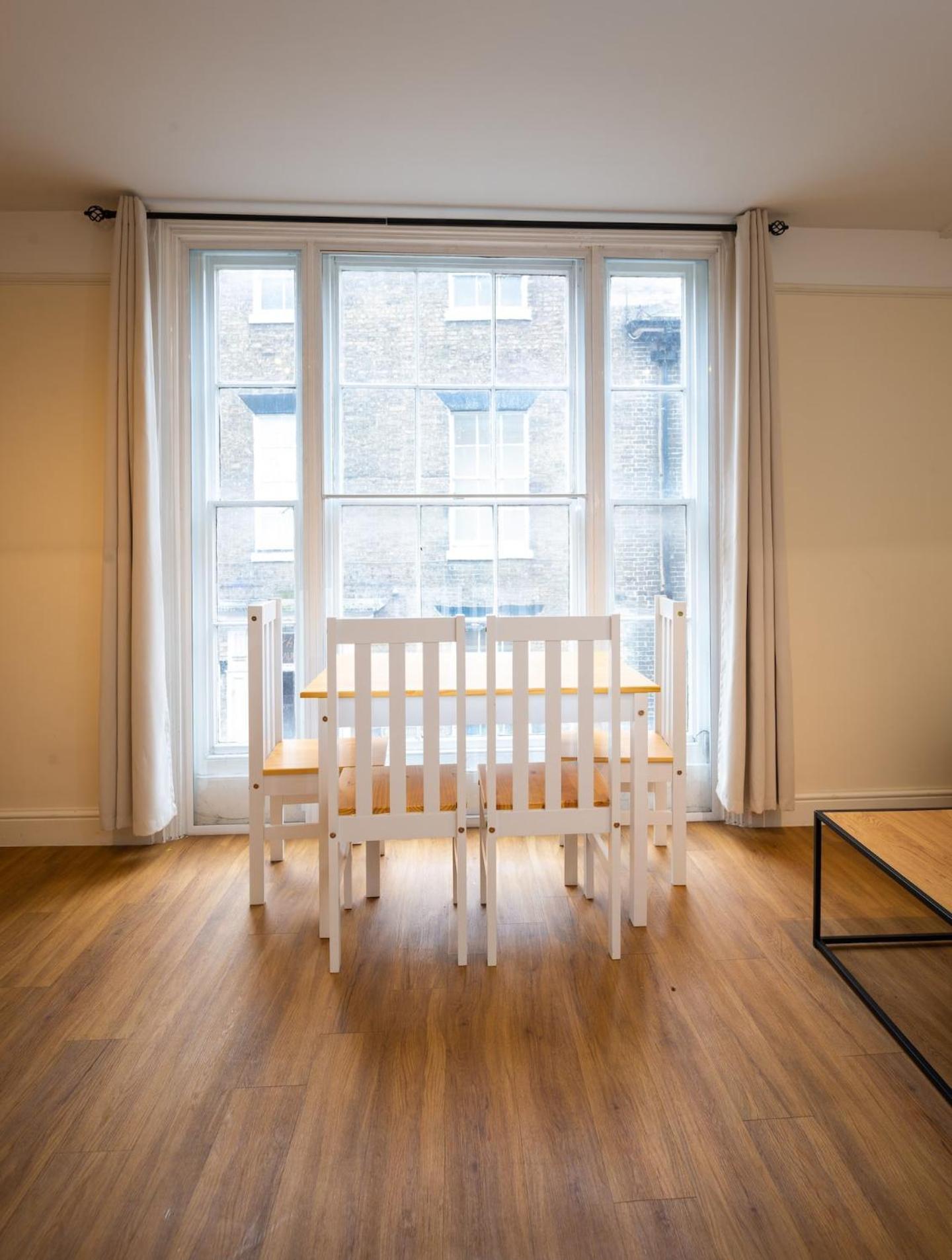 Aparthotel Cozy 4-guest Getaway In The Heart Of Ipswich