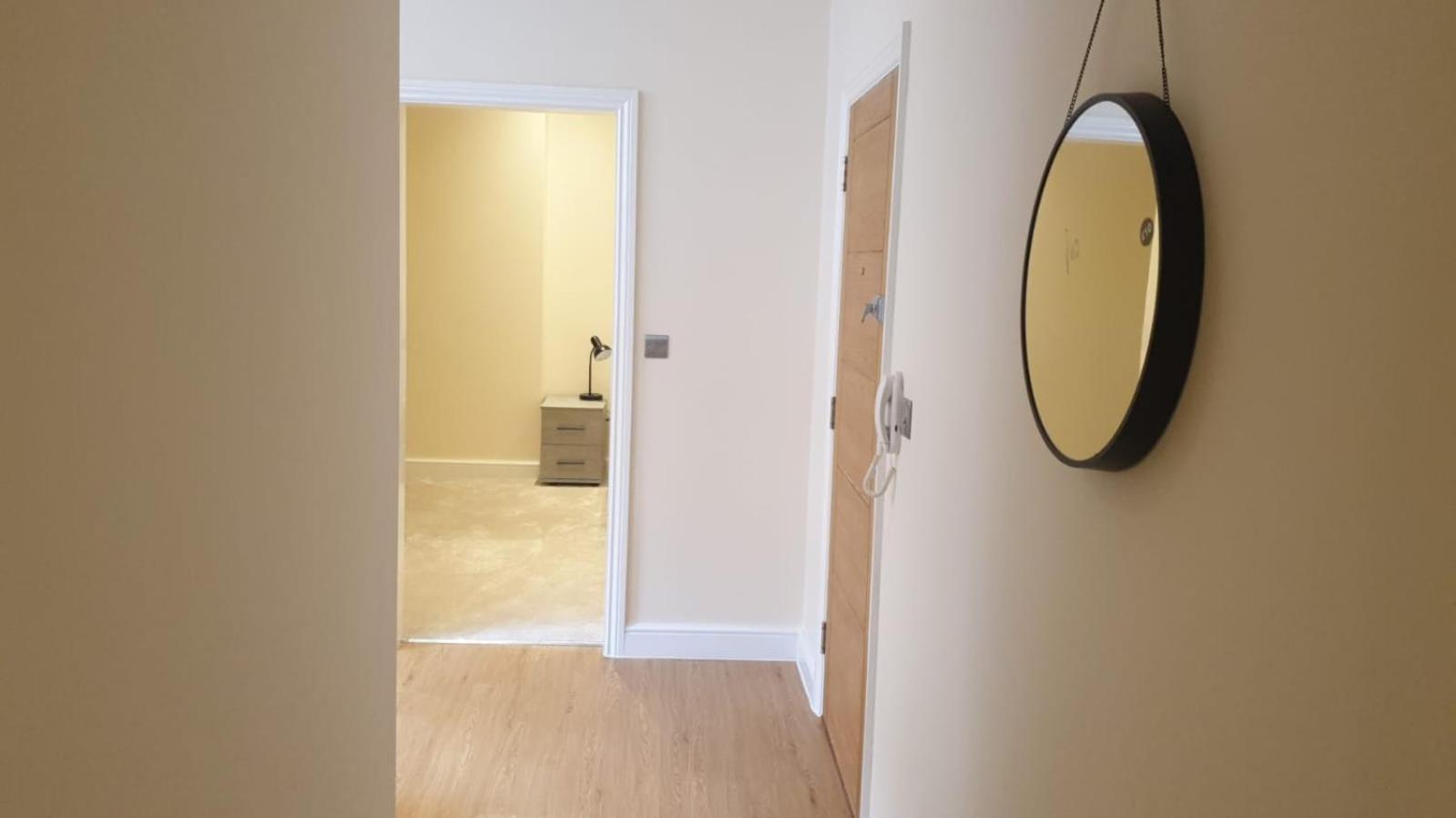 Apartment Sleek 1bed Waterfront With Great Views *