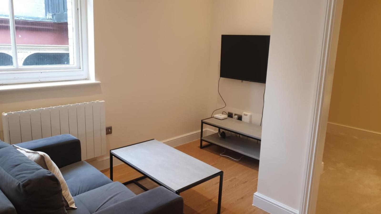 Sleek 1bed Waterfront With Great Views Apartment *