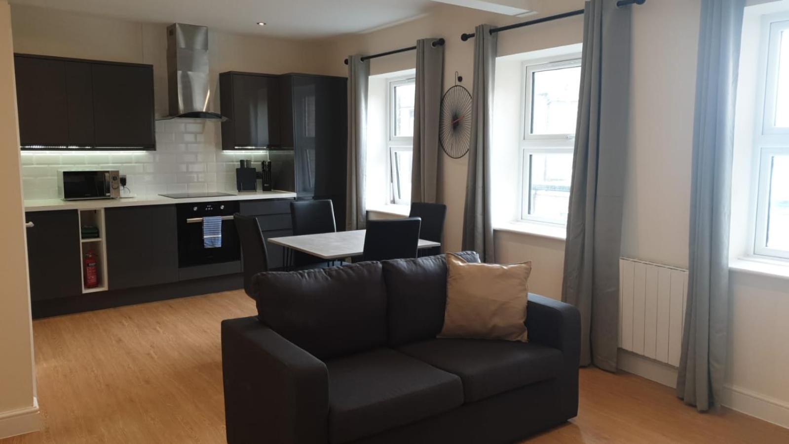 Sleek 1bed Waterfront With Great Views Apartment *